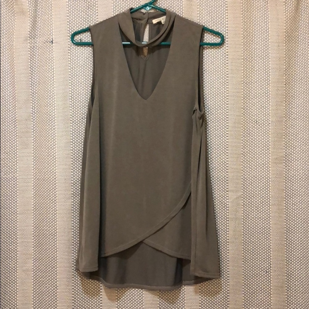Grey Cutout Tank